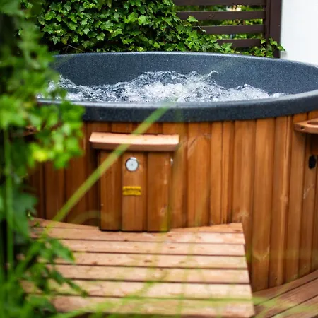 Scandinavia House - Dom Z Jacuzzi Holiday home *